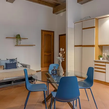 Central Cozy Apartment *
