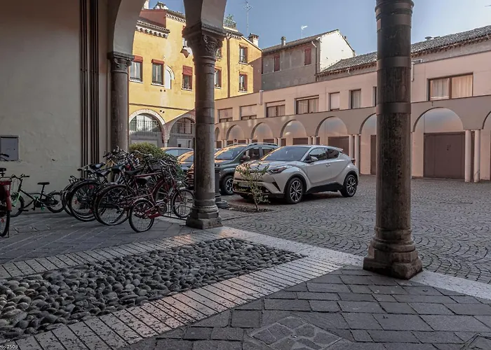 Lägenhet Central Cozy Ferrara